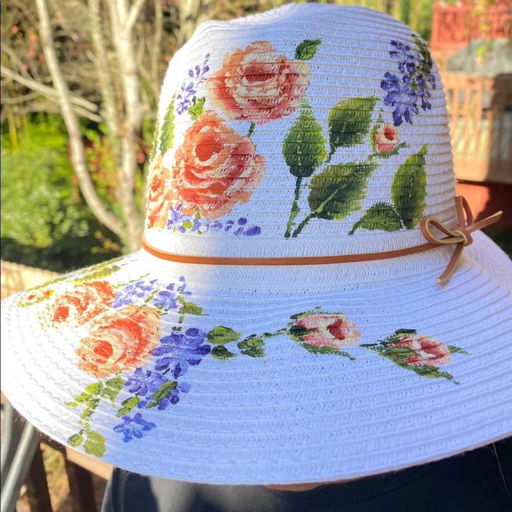 Hand painted women hats